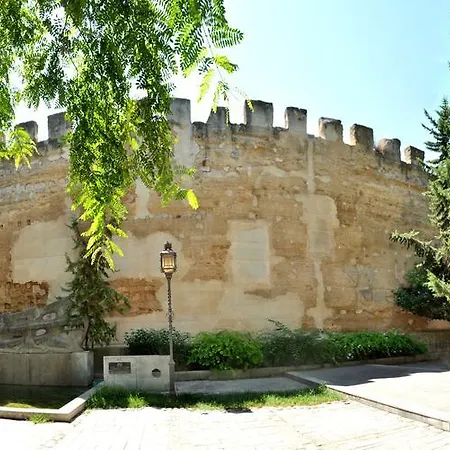 Old Cellar Surrounded By A 12th Century Parking Free ホームステイ *