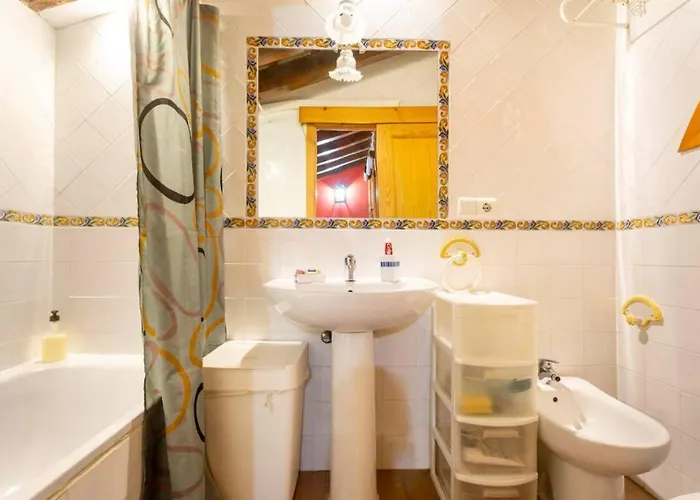 Homestay Old Cellar Surrounded By A 12th Century Parking Free *