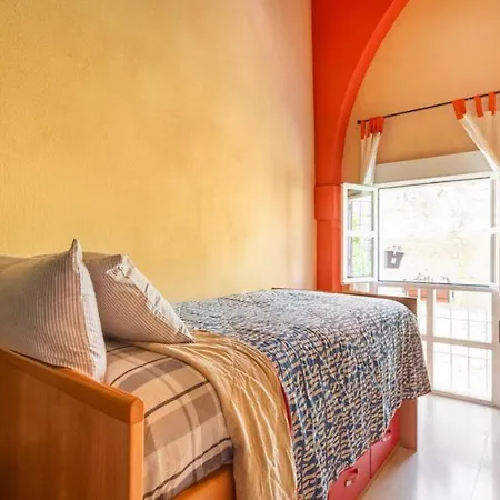 Old Cellar Surrounded By A 12th Century Parking Free * جيريز